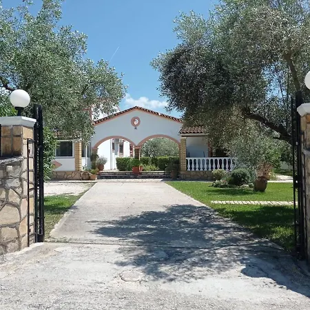Holiday home Yannis *